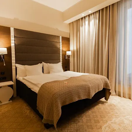 Lydia Hotel 4*