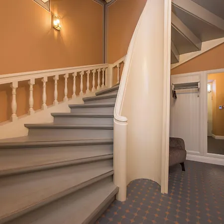 Lydia Hotel