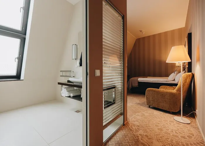 リディア ホテル 4*