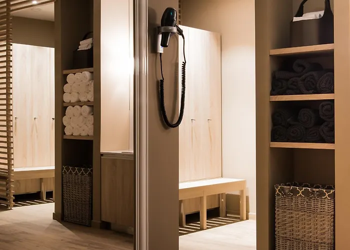 リディア ホテル 4*